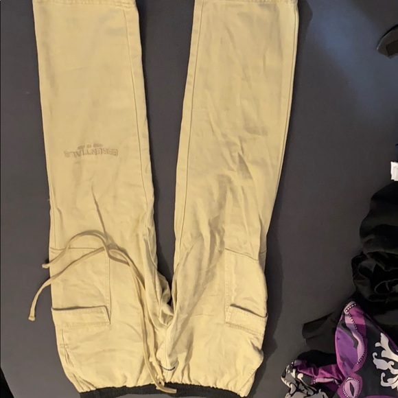 essential cargo pant size M. 100% authentic - Picture 2 of 5